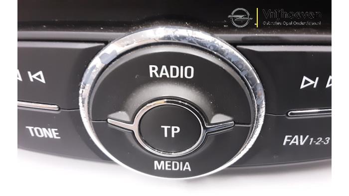 Module radio d'un Opel Adam 1.2 16V 2018