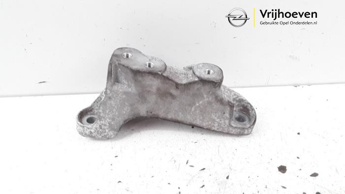 Used Engine mount Opel Zafira Tourer (P12) 2.0 CDTI 16V 165 Ecotec Price € 25,00 Margin scheme offered by Autodemontage Vrijhoeven B.V.