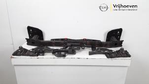 Usagé Cadre pare-chocs arrière Opel Adam 1.2 16V Prix € 60,00 Règlement à la marge proposé par Autodemontage Vrijhoeven B.V.
