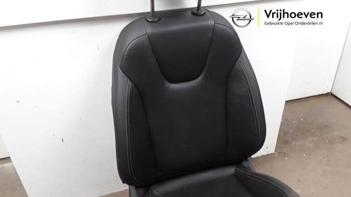 Fotel prawy z Opel Astra K Sports Tourer 1.6 CDTI 136 16V 2016