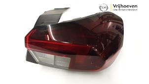 Używane Tylne swiatlo pozycyjne prawe Opel Corsa F (UB/UH/UP) 1.2 Turbo 12V 100 Cena € 125,00 Procedura marży oferowane przez Autodemontage Vrijhoeven B.V.