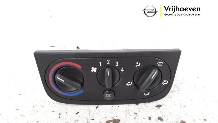 Heater control panel from a Opel Corsa C (F08/68) 1.2 16V Twin Port 2005