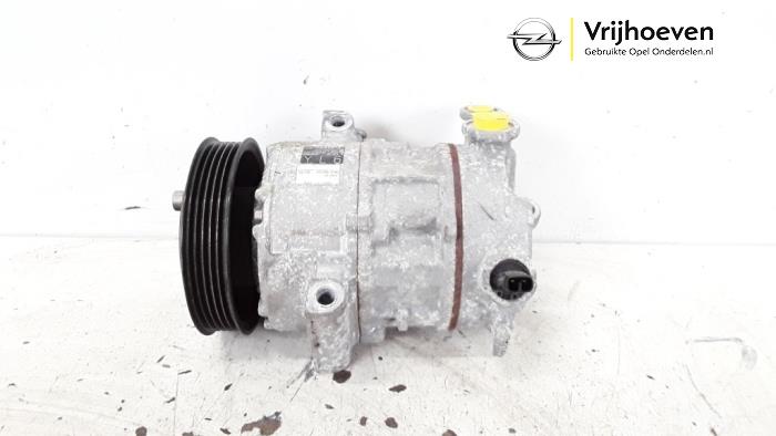 Usagé Compresseur de clim Opel Corsa E 1.4 Turbo 16V Prix € 75,00 Règlement à la marge proposé par Autodemontage Vrijhoeven B.V.