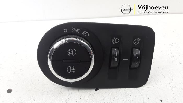 Licht Schalter van een Opel Corsa D 1.3 CDTi 16V ecoFLEX 2014
