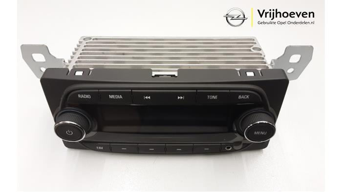 Używane Modul radiowy Opel Karl 1.0 12V Cena € 80,00 Procedura marży oferowane przez Autodemontage Vrijhoeven B.V.