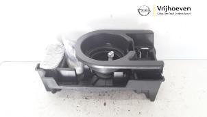Used Tyre repair kit Opel Mokka 1.2 Turbo 12V Price € 50,00 Margin scheme offered by Autodemontage Vrijhoeven B.V.