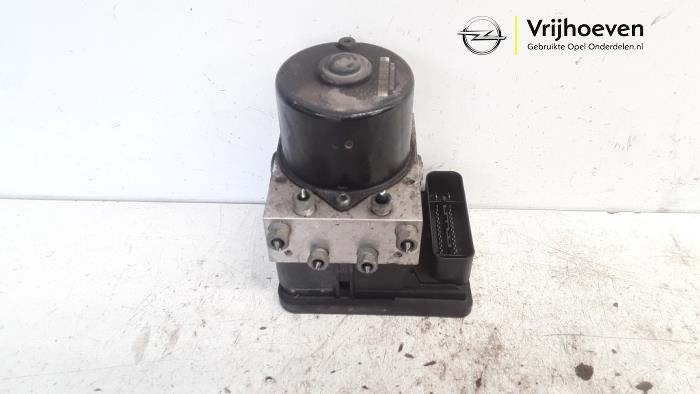 Begagnade ABS-pump Opel Astra H GTC (L08) 1.6 16V Turbo Pris € 50,00 Marginaltabell erbjuds av Autodemontage Vrijhoeven B.V.