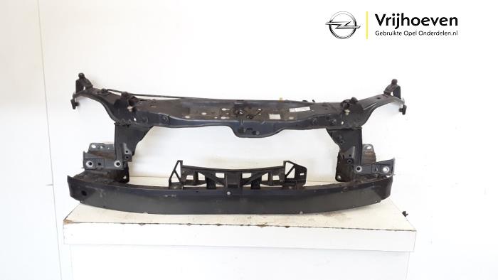 Begagnade Front Opel Zafira (M75) 2.2 16V Direct Ecotec Pris € 100,00 Marginaltabell erbjuds av Autodemontage Vrijhoeven B.V.