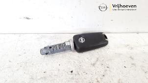 Gebrauchte Zündschloss + Schlüssel Opel Zafira (M75) 2.2 16V Direct Ecotec Preis € 25,00 Margenregelung angeboten von Autodemontage Vrijhoeven B.V.