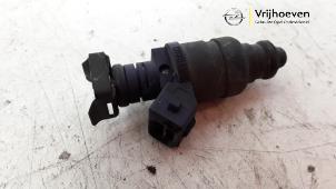 Used Injector (petrol injection) Opel Corsa C (F08/68) 1.8 16V GSi Price € 20,00 Margin scheme offered by Autodemontage Vrijhoeven B.V.