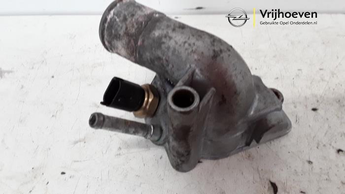 Thermostat housing from a Opel Corsa C (F08/68) 1.8 16V GSi 2001