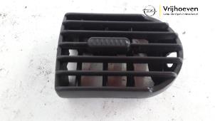 Used Dashboard vent Opel Tigra Twin Top 1.4 16V Price € 10,00 Margin scheme offered by Autodemontage Vrijhoeven B.V.