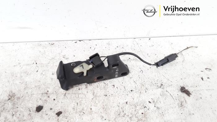 Switch (miscellaneous) from a Opel Tigra Twin Top 1.4 16V 2005