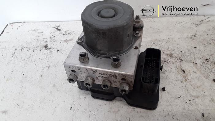 Usagé Bloc ABS Opel Corsa E 1.0 SIDI Turbo 12V Prix € 80,00 Règlement à la marge proposé par Autodemontage Vrijhoeven B.V.