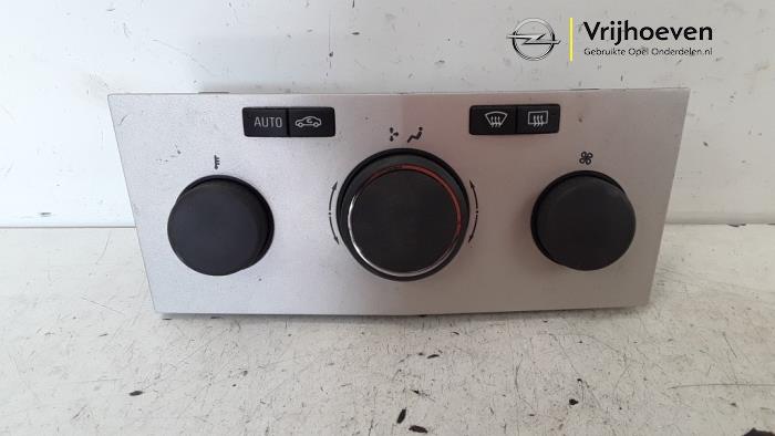 Heater control panel from a Opel Astra H SW (L35) 1.6 16V Twinport 2008