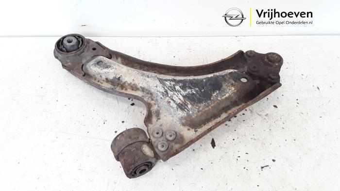 Front wishbone, right from a Opel Tigra Twin Top 1.4 16V 2004
