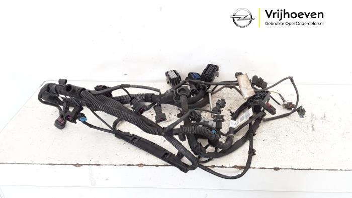 Wiring harness engine room from a Opel Zafira Tourer (P12) 1.4 Turbo 16V EcoFLEX 2015