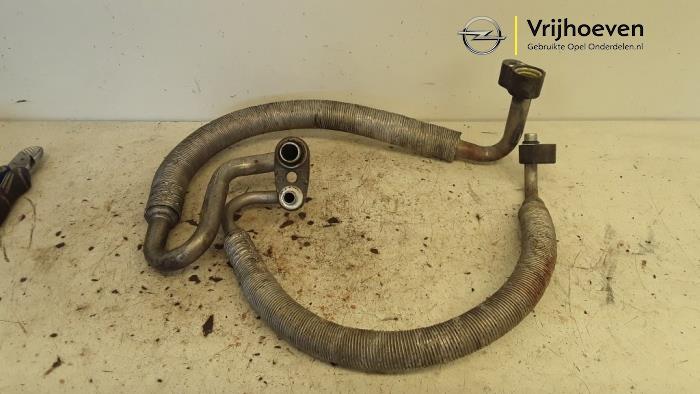 Air conditioning line from a Opel Zafira (F75) 2.0 16V Turbo OPC 2002