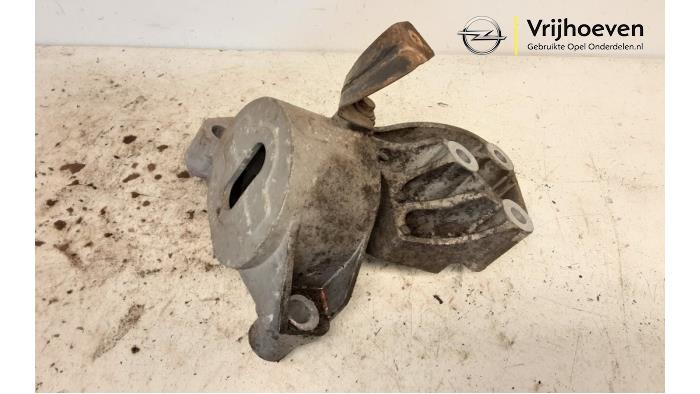 Usagé Support moteur Opel Combo 1.3 CDTI 16V ecoFlex Prix € 30,00 Règlement à la marge proposé par Autodemontage Vrijhoeven B.V.