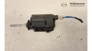 Used Tank flap lock motor Opel Astra H Twin Top (L67) 1.8 16V Price € 20,00 Margin scheme offered by Autodemontage Vrijhoeven B.V.