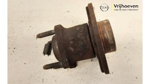 Used Rear hub Opel Astra H Twin Top (L67) 1.8 16V Price € 30,00 Margin scheme offered by Autodemontage Vrijhoeven B.V.