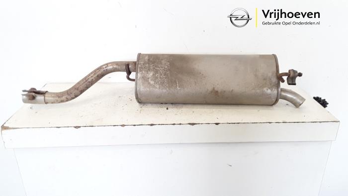 Echappement silencieux arrière d'un Opel Corsa E 1.4 16V 2016