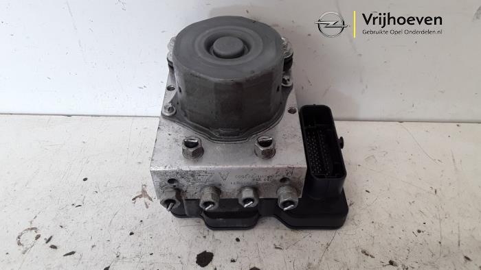 Usagé Pompe ABS Opel Corsa E 1.4 16V Prix € 45,00 Règlement à la marge proposé par Autodemontage Vrijhoeven B.V.