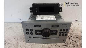 Używane Radioodtwarzacz CD Opel Corsa D 1.4 16V Twinport Cena € 50,00 Procedura marży oferowane przez Autodemontage Vrijhoeven B.V.