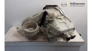 Usagé Boîtier chauffage Opel Corsa D 1.2 16V Prix € 100,00 Règlement à la marge proposé par Autodemontage Vrijhoeven B.V.