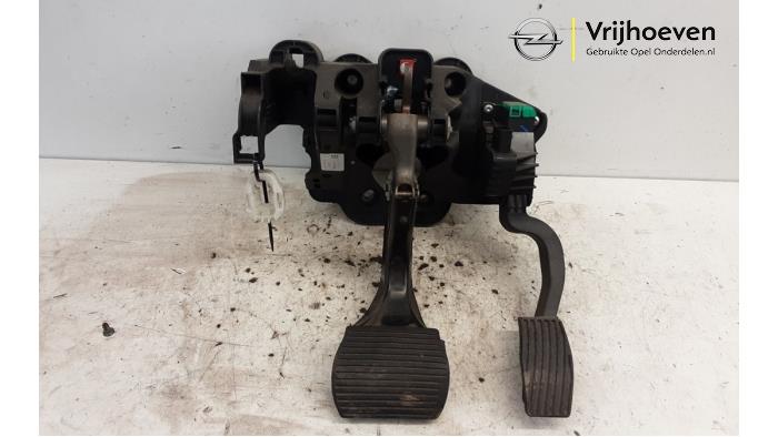 Set of pedals from a Opel Corsa D 1.2 16V 2007