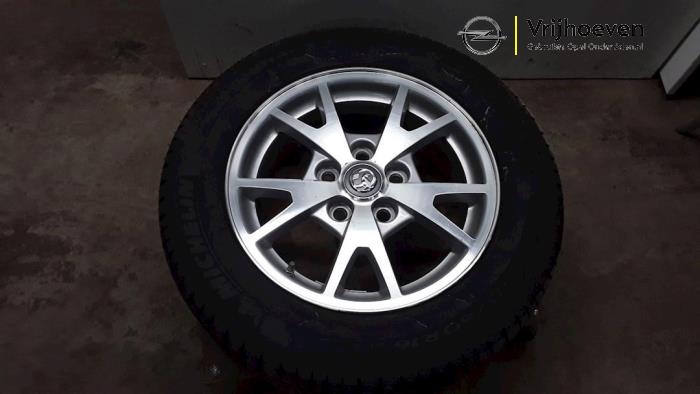 Spare wheel from a Opel Insignia Sports Tourer 2.0 CDTI 16V 160 Ecotec 4x4 2011