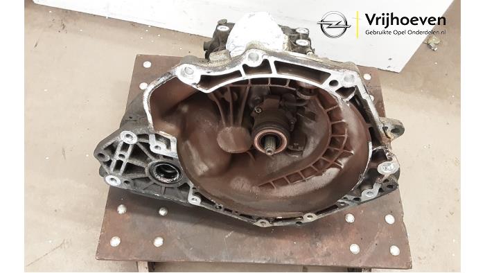 Gebrauchte Getriebe Opel Corsa C (F08/68) 1.2 16V Preis € 200,00 Margenregelung angeboten von Autodemontage Vrijhoeven B.V.