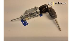 Gebrauchte Zündschloss + Schlüssel Opel Agila (B) 1.0 12V Preis € 35,00 Margenregelung angeboten von Autodemontage Vrijhoeven B.V.