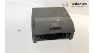 Used Front ashtray Opel Tigra Twin Top 1.8 16V Price € 10,00 Margin scheme offered by Autodemontage Vrijhoeven B.V.