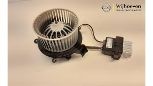 Usados Motor de ventilador de calefactor Opel Astra J Sports Tourer (PD8/PE8/PF8) 1.6 Turbo 16V Precio € 60,00 Norma de margen ofrecido por Autodemontage Vrijhoeven B.V.
