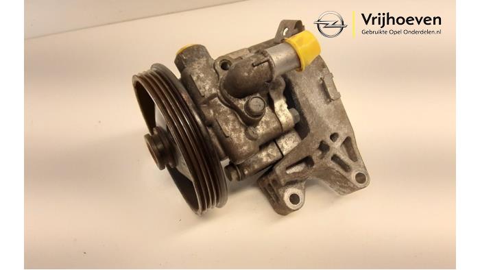 Power steering pump from a Opel Insignia 1.8 16V Ecotec 2010