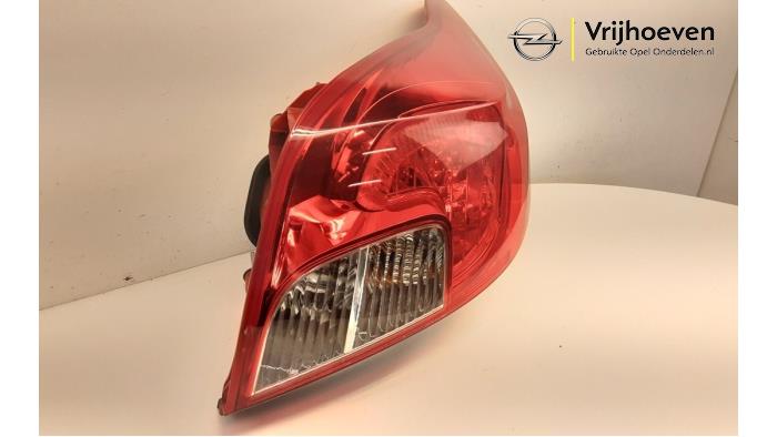 Luz trasera izquierda de un Vauxhall Mokka/Mokka X 1.6 16V EcoFlex 4x2 2015
