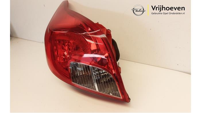 Luz trasera derecha de un Vauxhall Mokka/Mokka X 1.6 16V EcoFlex 4x2 2015