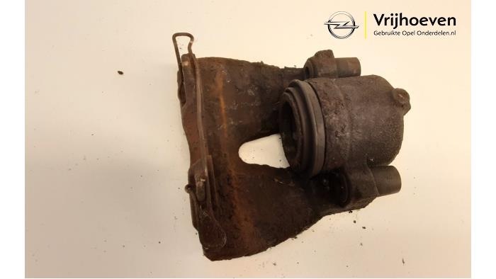 Front brake calliper, left from a Opel Zafira (F75) 1.6 16V 2001