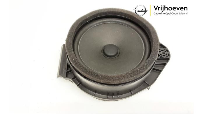 Speaker from a Opel Astra K 1.2 Turbo 12V 2021