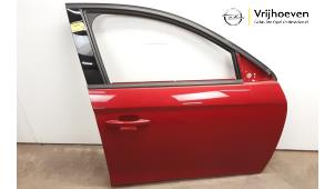 Używane Drzwi prawe przednie wersja 4-drzwiowa Opel Corsa F (UB/UH/UP) 1.2 Turbo 12V 100 Cena € 500,00 Procedura marży oferowane przez Autodemontage Vrijhoeven B.V.