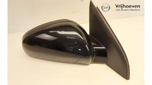 Used Wing mirror, right Opel Vectra C Caravan 1.8 16V Price € 30,00 Margin scheme offered by Autodemontage Vrijhoeven B.V.