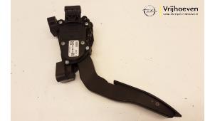 Used Accelerator pedal Opel Vectra C Caravan 1.8 16V Price € 15,00 Margin scheme offered by Autodemontage Vrijhoeven B.V.