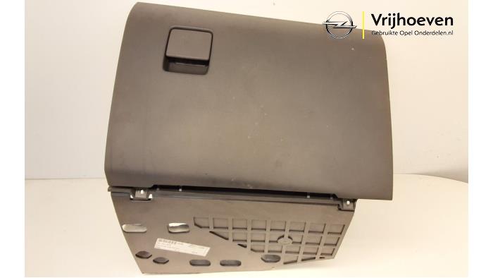 Begagnade Handskfack Opel Vectra C Caravan 1.8 16V Pris € 30,00 Marginaltabell erbjuds av Autodemontage Vrijhoeven B.V.
