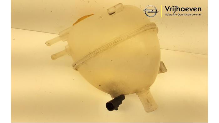 Expansion vessel from a Opel Vectra C Caravan 2.2 DIG 16V 2004