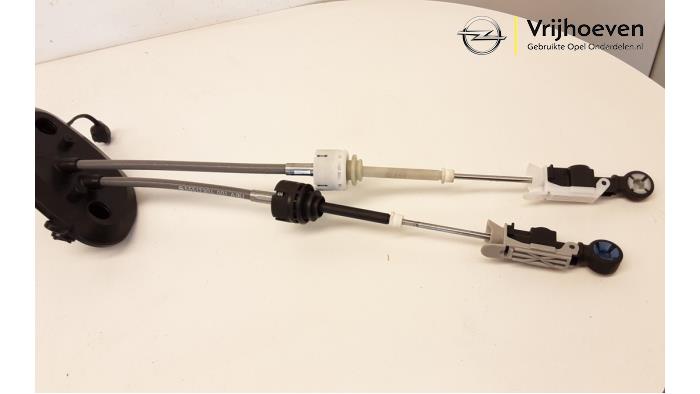 Cable de cambio de caja de cambios de un Opel Astra K 1.2 Turbo 12V 2021
