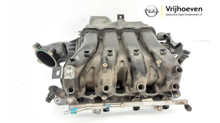 Begagnade Insugsrör Opel Astra H Twin Top (L67) 1.6 16V Pris € 100,00 Marginaltabell erbjuds av Autodemontage Vrijhoeven B.V.