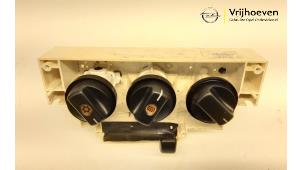 Używane Panel sterowania nagrzewnicy Opel Agila (A) 1.2 16V Twin Port Cena € 20,00 Procedura marży oferowane przez Autodemontage Vrijhoeven B.V.