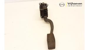 Used Accelerator pedal Opel Corsa D 1.4 16V Twinport Price € 15,00 Margin scheme offered by Autodemontage Vrijhoeven B.V.