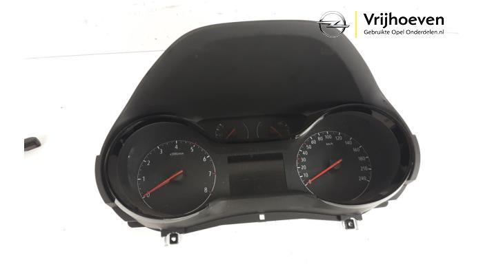 Cuentakilómetros de un Opel Corsa F (UB/UH/UP) 1.2 Turbo 12V 100 2020
